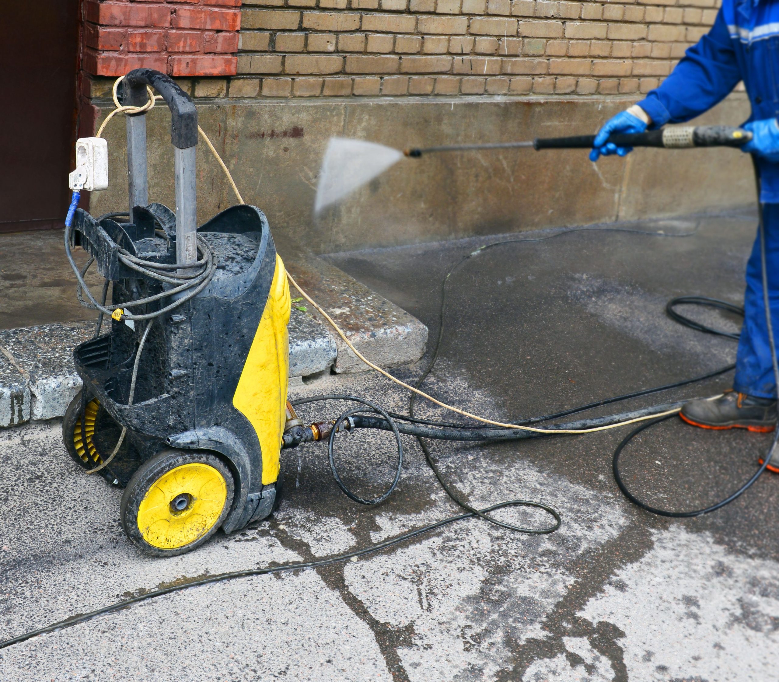 A Simple Guide To Pressure Washing Asphalt